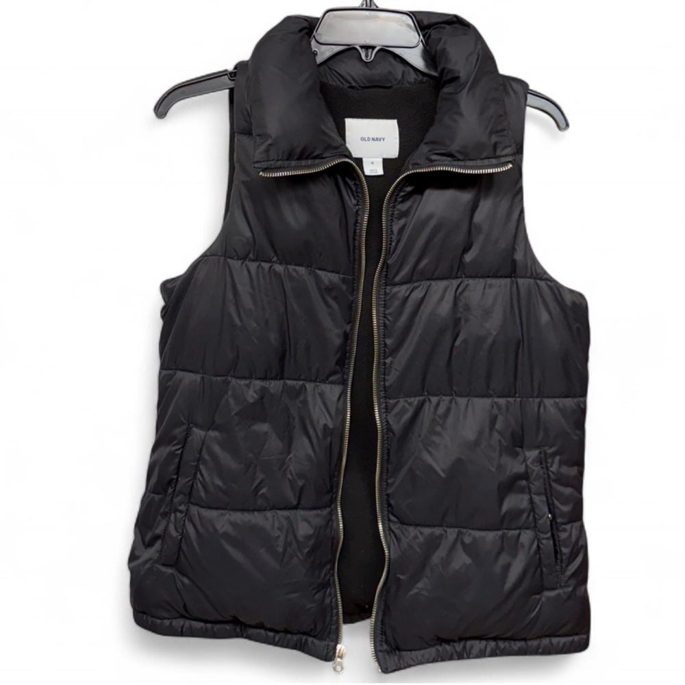 Old Navy Women's Black Puffer Vest